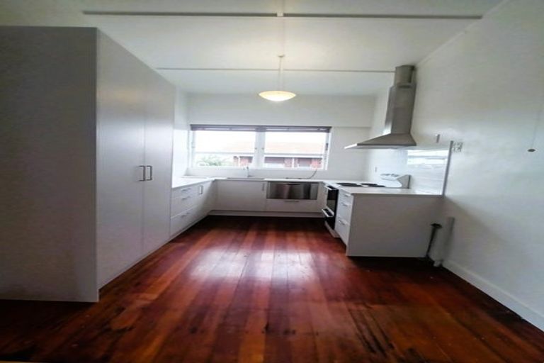 Photo of property in 1/12 Northumberland Avenue, Belmont, Auckland, 0622