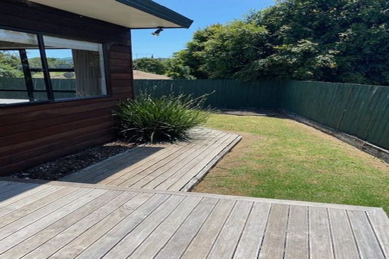 Photo of property in 1/12 Spears Place, Botany Downs, Auckland, 2010