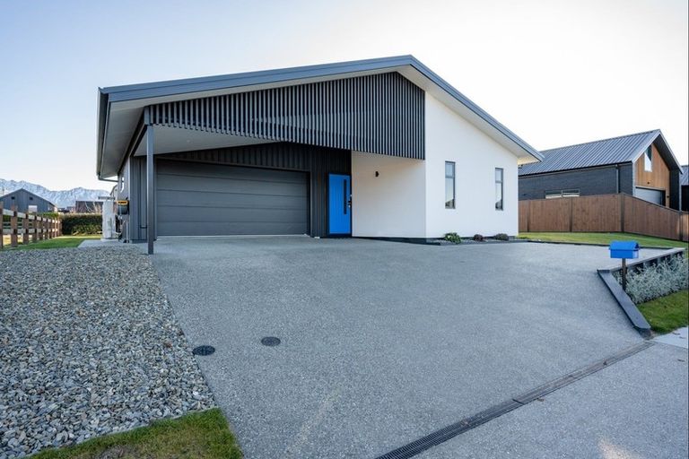 Photo of property in 37 Pounamu Avenue, Albert Town, Wanaka, 9305