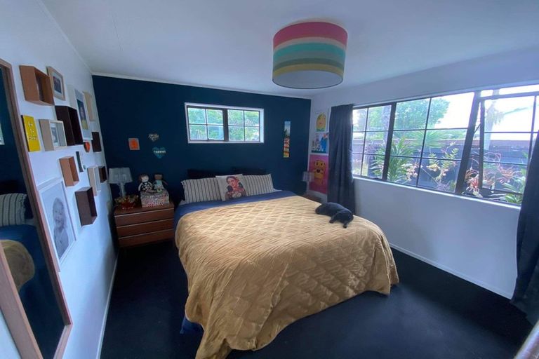 Photo of property in 5 Nicolas Avenue, Glen Eden, Auckland, 0602