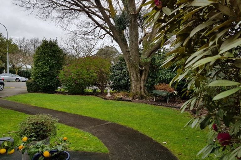 Photo of property in 120 Jickell Street, Hokowhitu, Palmerston North, 4410