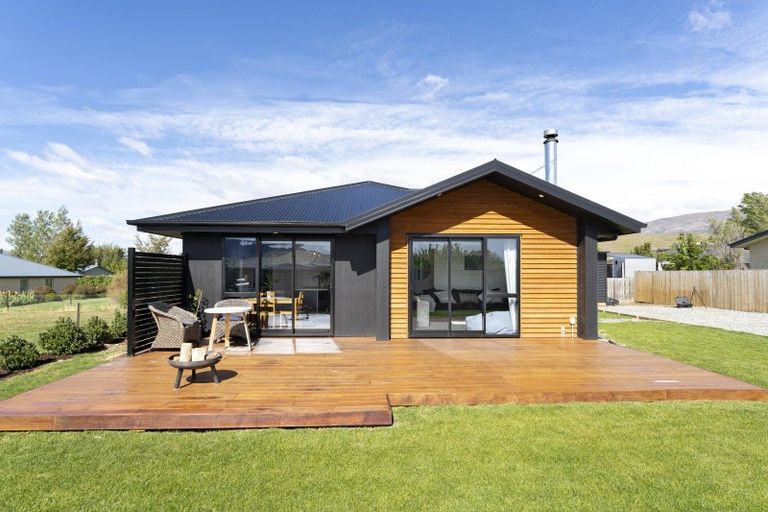 Photo of property in 8a Missy Crescent, Mount Pisa, Cromwell, 9383