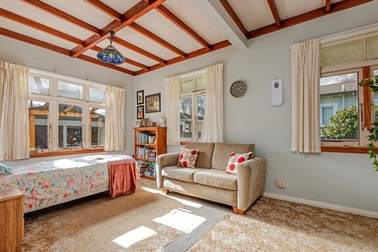 Photo of property in 49 Knowles Street, Terrace End, Palmerston North, 4410