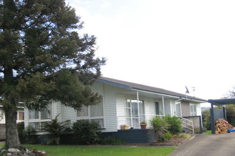 Photo of property in 4 Beryl Place, Pukehangi, Rotorua, 3015