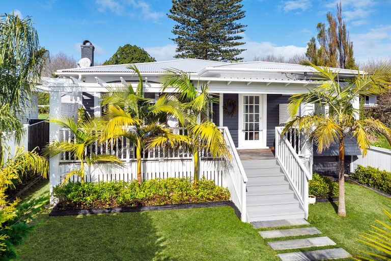 Photo of property in 35 William Denny Avenue, Westmere, Auckland, 1022
