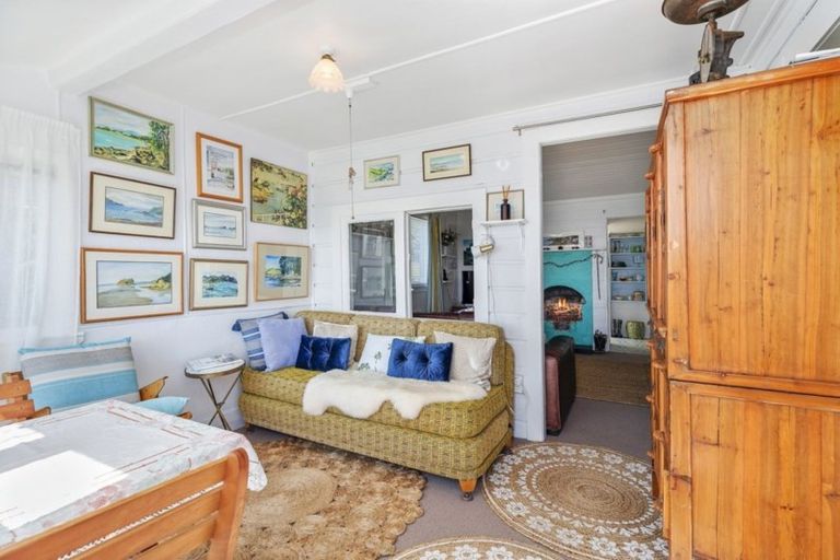 Photo of property in 8 Ocean Parade, Pukerua Bay, 5026