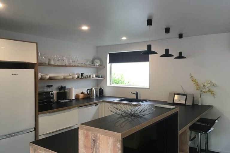 Photo of property in 17 Palliser Road, Roseneath, Wellington, 6011