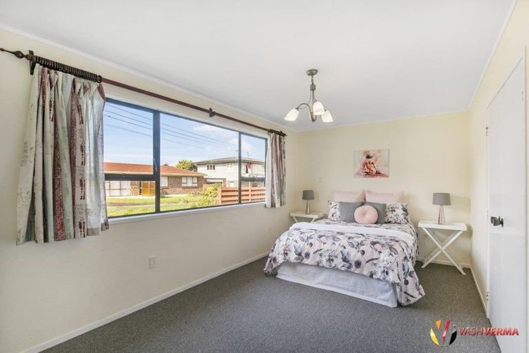 Photo of property in 1/53 Great South Road, Takanini, 2112