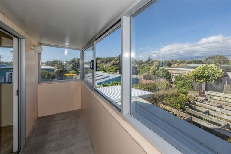Photo of property in 29 Kapiti Lane, Otaki Beach, Otaki, 5512