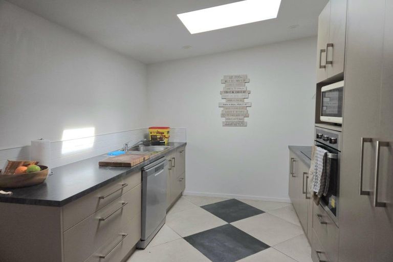 Photo of property in 6 Adderley Street, Westport, 7825