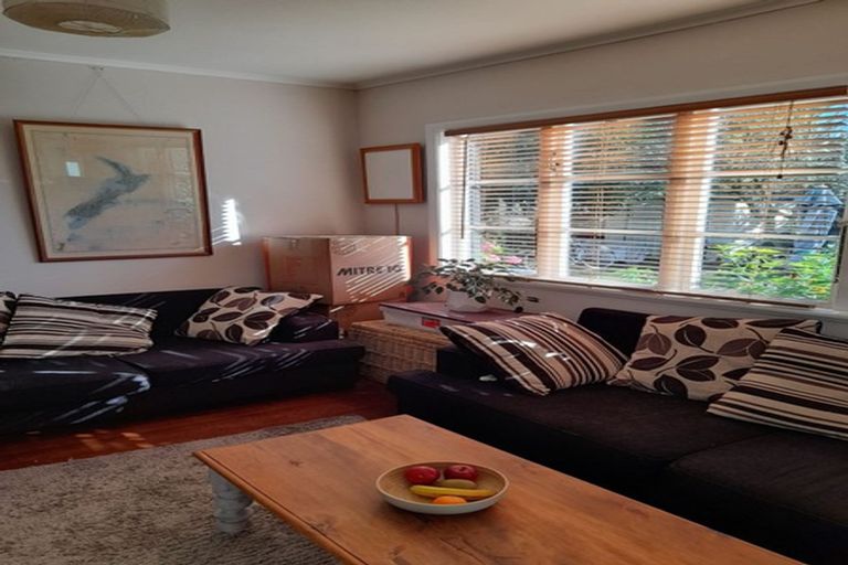 Photo of property in 1/30 Norwood Road, Bayswater, Auckland, 0622