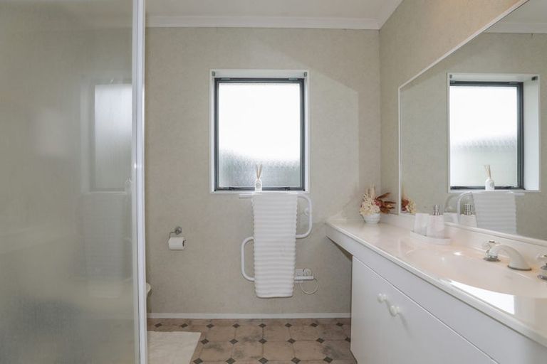 Photo of property in 44 Warwick Drive, Lynmore, Rotorua, 3010