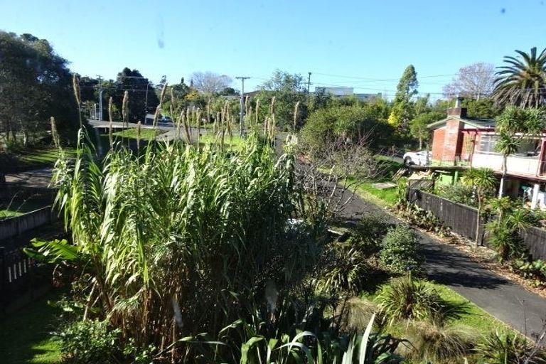 Photo of property in 956 Beach Road, Torbay, Auckland, 0630