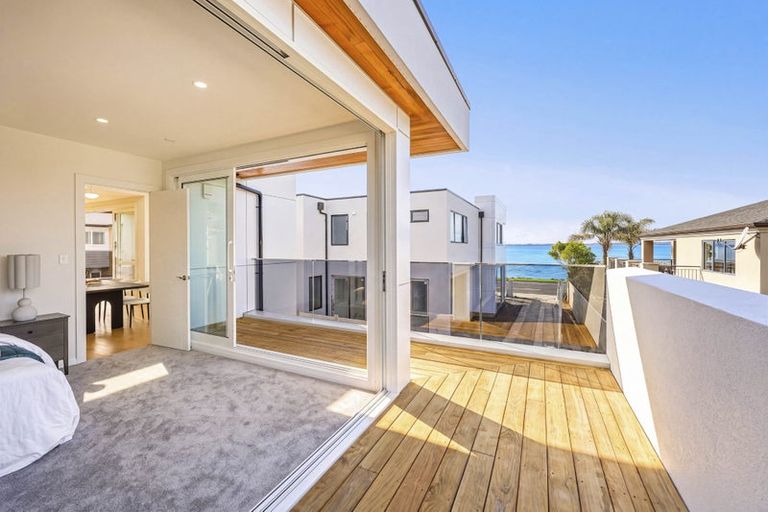 Photo of property in 40a The Esplanade, Eastern Beach, Auckland, 2012