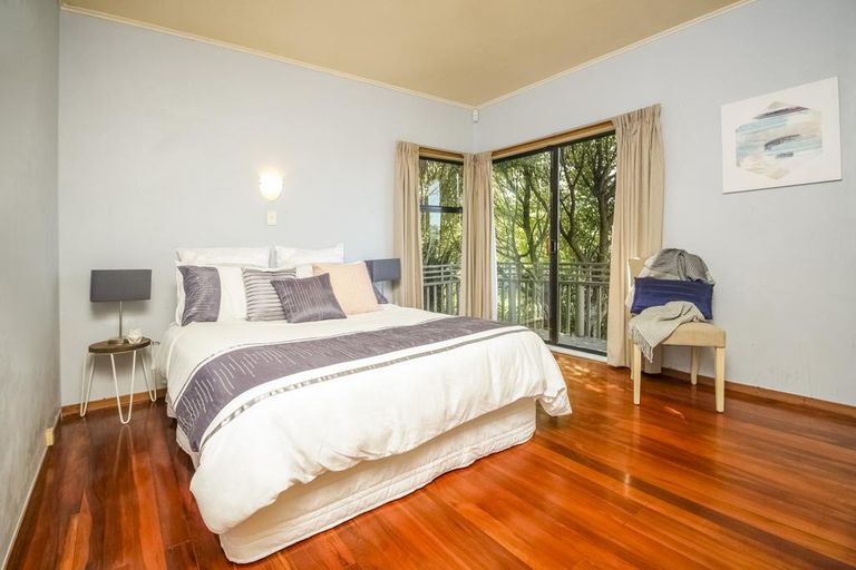 Photo of property in 10 Mceldowney Road, Titirangi, Auckland, 0604