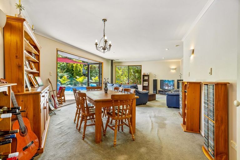 Photo of property in 34 Oakford Park Crescent, Greenhithe, Auckland, 0632