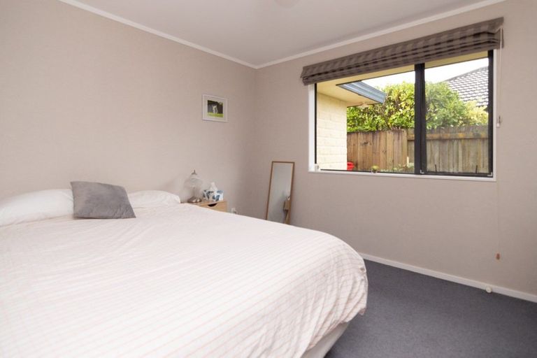 Photo of property in 12 Aspen Way, Kelvin Grove, Palmerston North, 4414