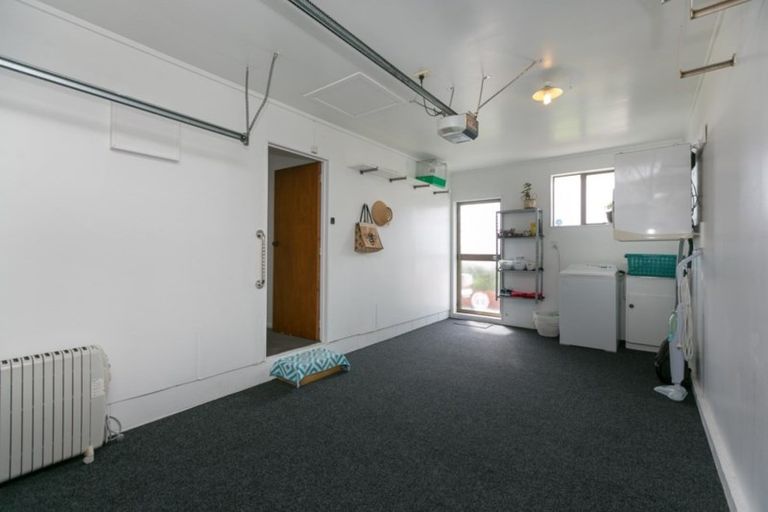 Photo of property in 1/506 Devon Street East, Strandon, New Plymouth, 4312