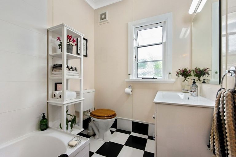 Photo of property in 49 Cavendish Square, Strathmore Park, Wellington, 6022