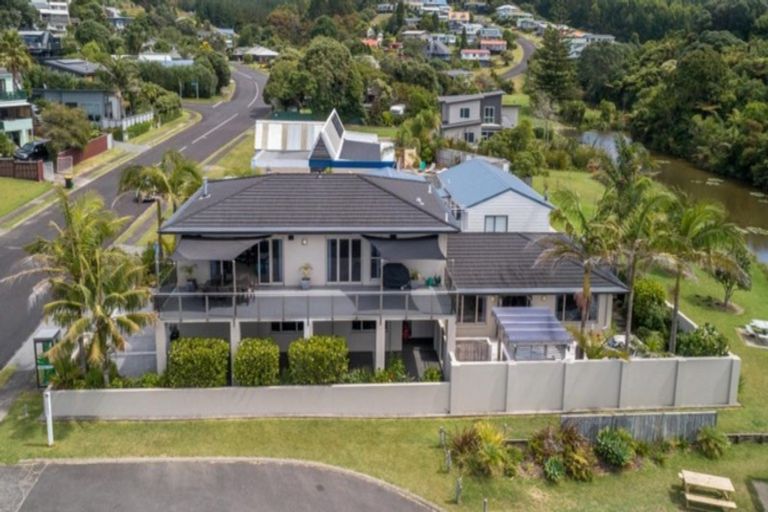 Photo of property in 221 Onemana Drive, Onemana, Whangamata, 3691