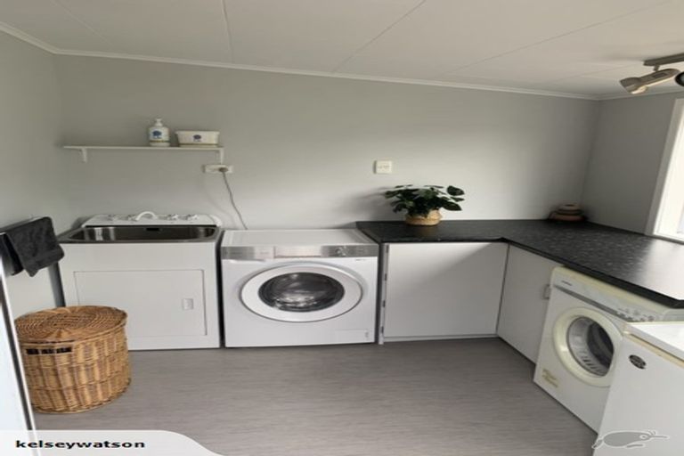 Photo of property in 21 Peel Street, Westport, 7825