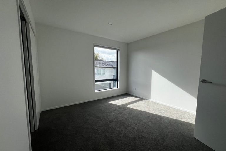Photo of property in 3/21 Divich Avenue, Te Atatu South, Auckland, 0610