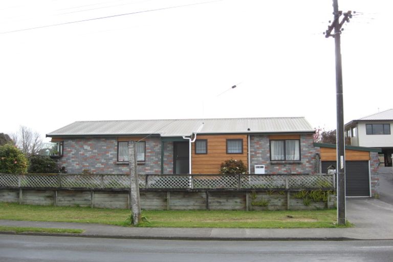 Photo of property in 1/94 Awanui Street, Merrilands, New Plymouth, 4312