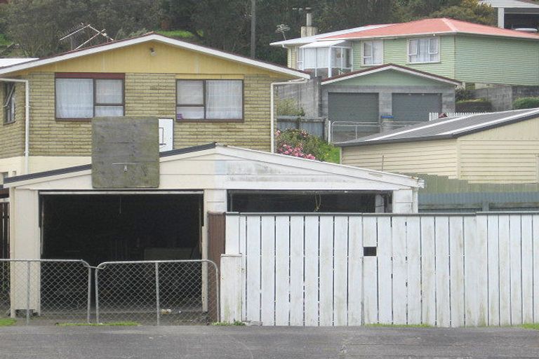 Photo of property in 16 Naumai Place, Spotswood, New Plymouth, 4310