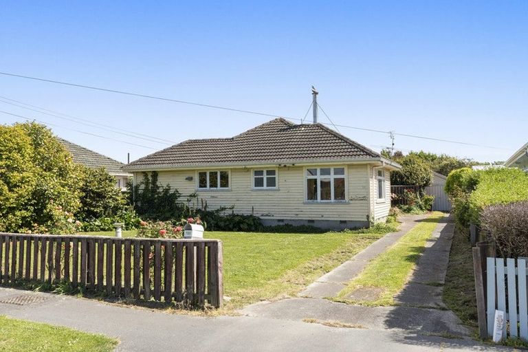 Photo of property in 63 Coopers Road, Dallington, Christchurch, 8061