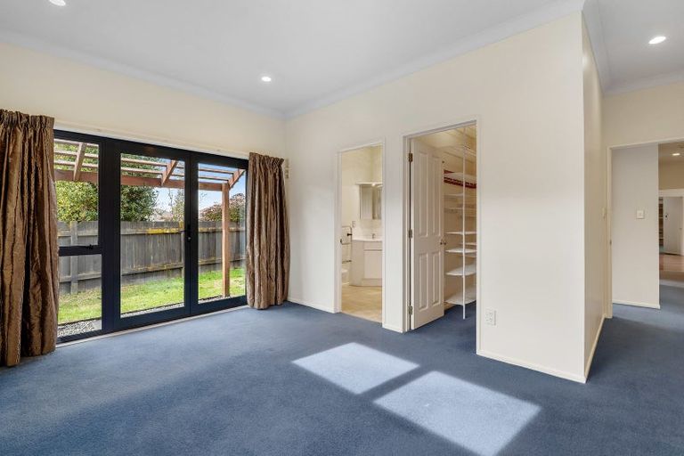 Photo of property in 31 Hoyte Place, Pukehangi, Rotorua, 3015