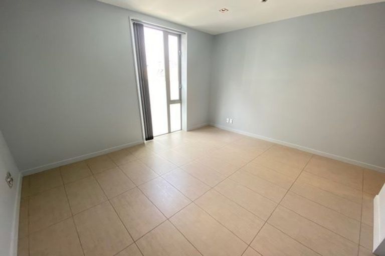 Photo of property in Piermont Apartments, 3a/82 Cable Street, Te Aro, Wellington, 6011