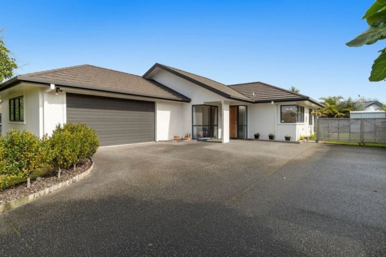 Photo of property in 8 Kestrel Avenue, Welcome Bay, Tauranga, 3112