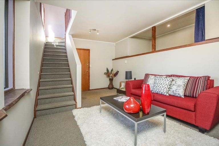 Photo of property in 10 Mceldowney Road, Titirangi, Auckland, 0604