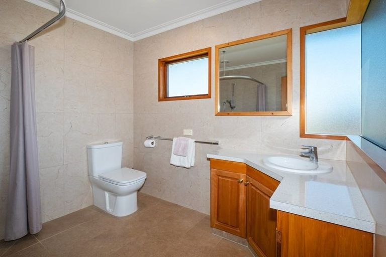 Photo of property in 32 Marine Parade, Mount Maunganui, 3116