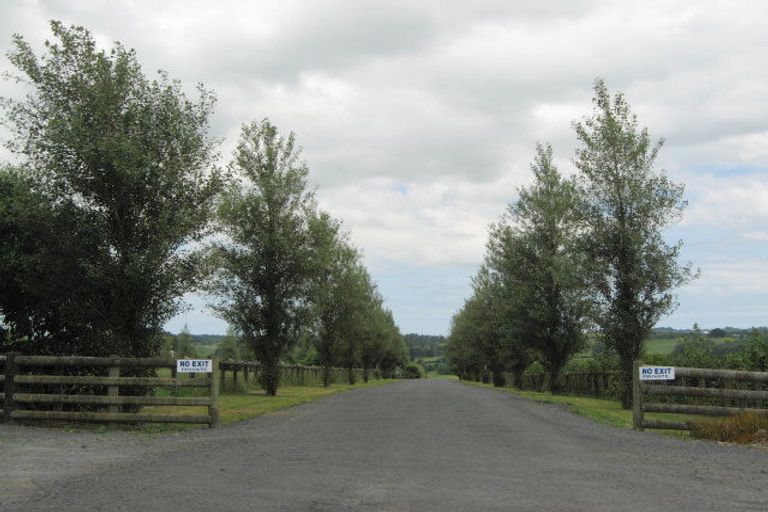 Photo of property in 67 Ernest George Drive, Karaka, Papakura, 2580