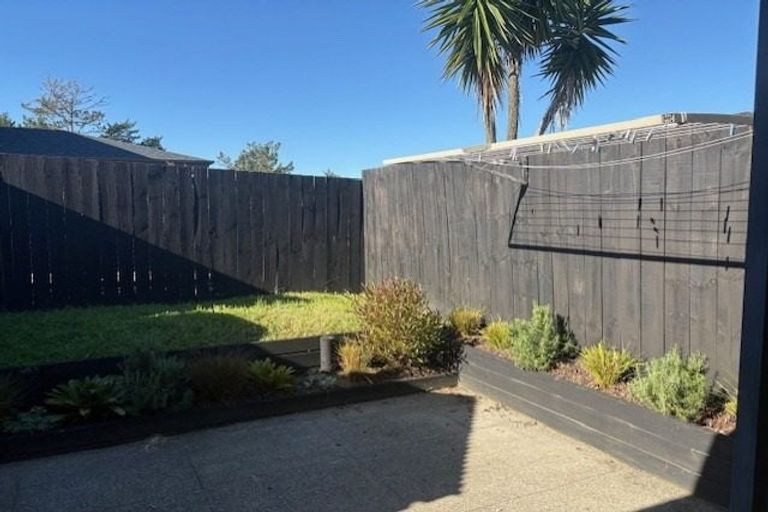 Photo of property in 65 Rising Parade, Fairview Heights, Auckland, 0632