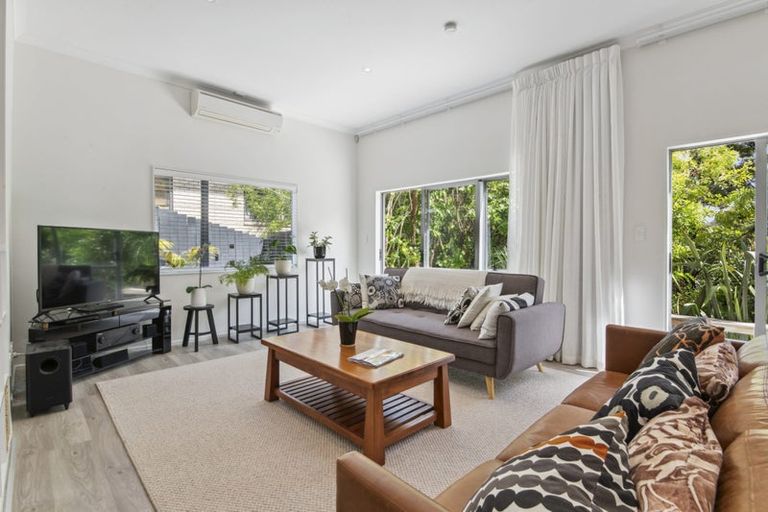 Photo of property in 232 Schnapper Rock Road, Schnapper Rock, Auckland, 0632