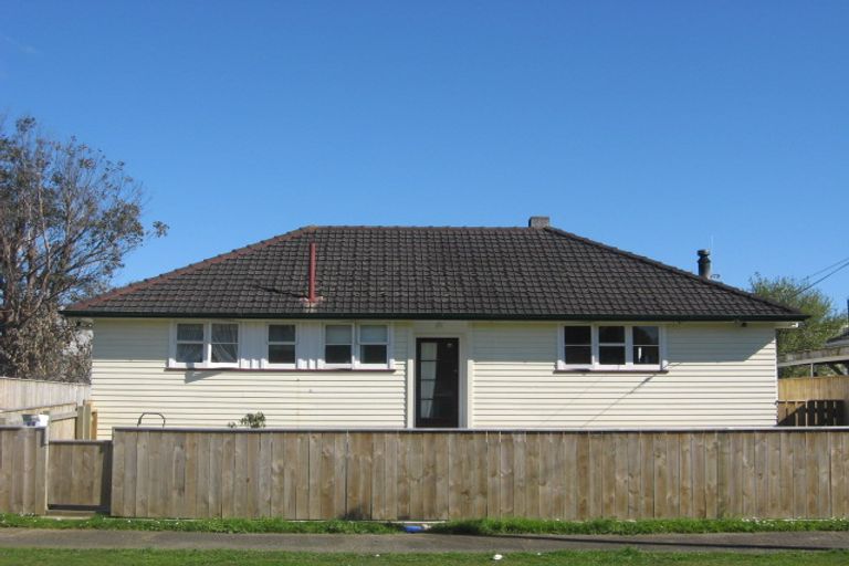 Photo of property in 25 Ahuru Street, Marton, 4710