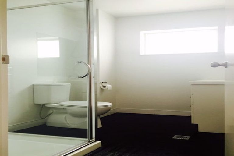 Photo of property in 53 Seymour Road, Sunnyvale, Auckland, 0612