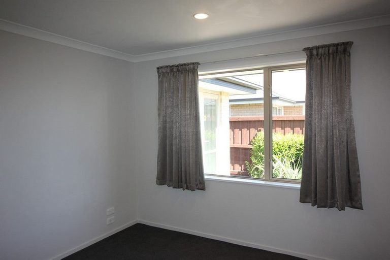 Photo of property in 16 Rossall Crescent, Rolleston, 7615