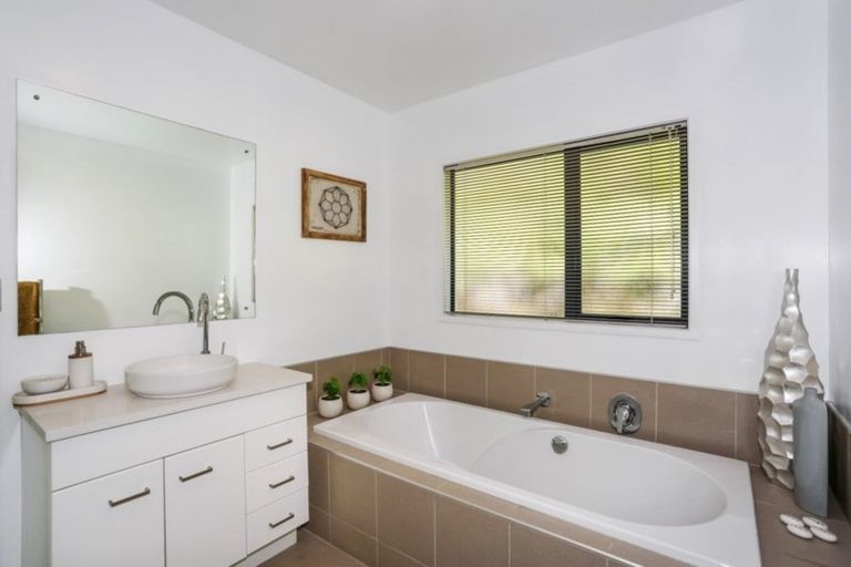 Photo of property in 107 Butcher Road, Pukekohe, 2120