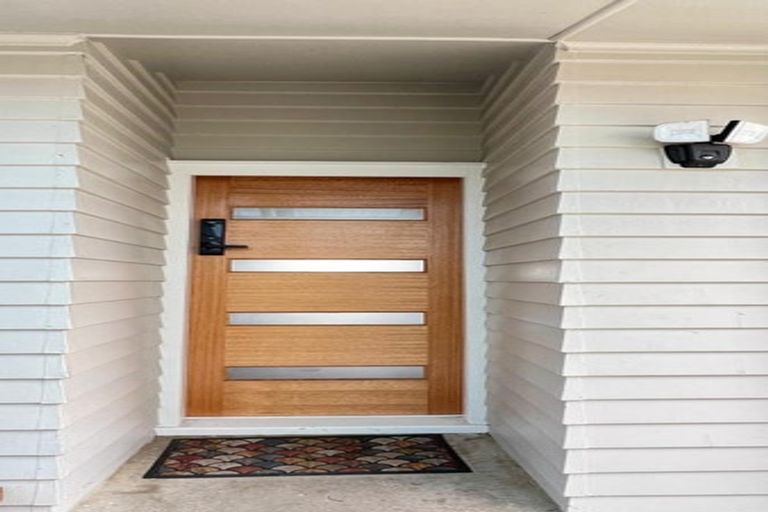 Photo of property in 32 Sunvue Road, Glen Eden, Auckland, 0602