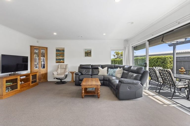 Photo of property in 30 Sumner Terrace, Aotea, Porirua, 5024