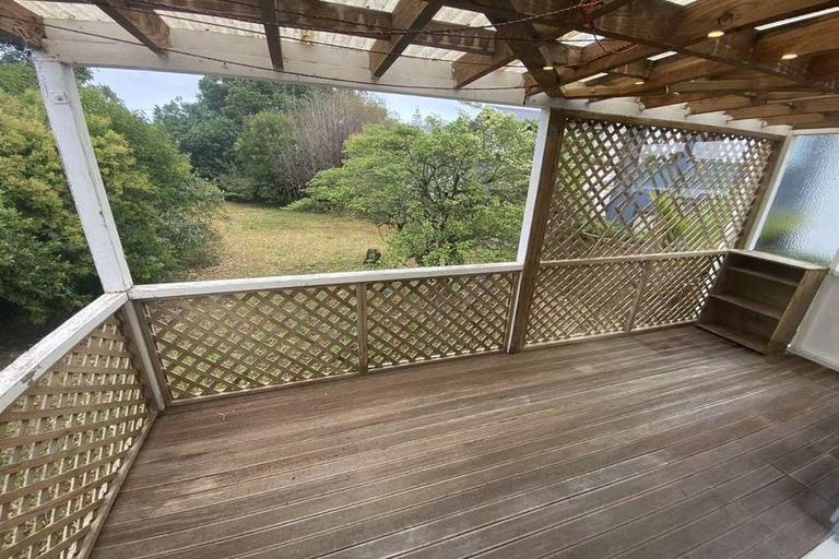 Photo of property in 26 Netherlands Avenue, Kelston, Auckland, 0602