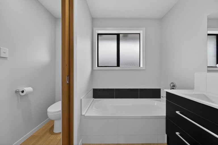 Photo of property in 6 Blossomdale Place, Bishopdale, Christchurch, 8053