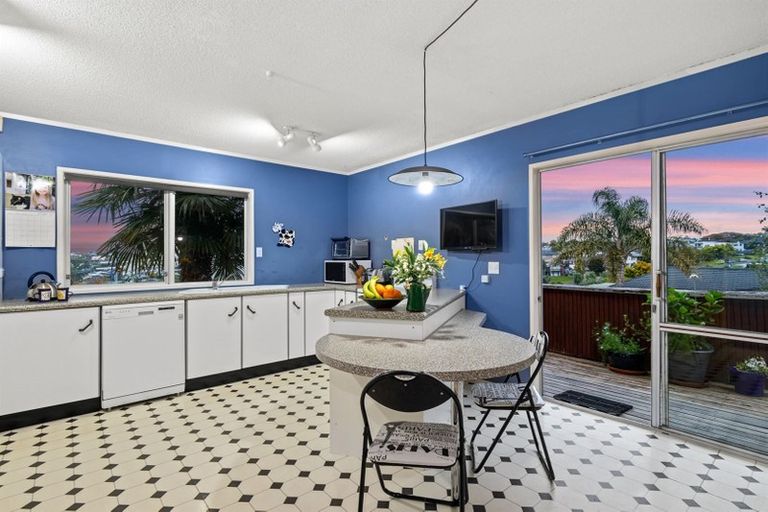 Photo of property in 424 Beach Road, Mairangi Bay, Auckland, 0630