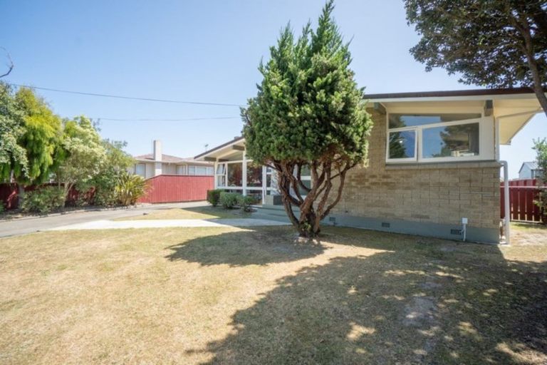 Photo of property in 67 Sutherland Crescent, Westbrook, Palmerston North, 4412
