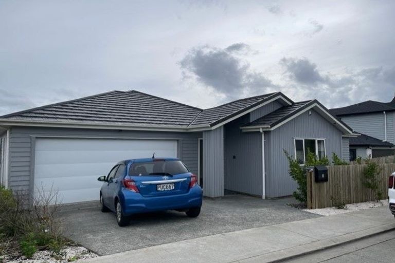 Photo of property in 3 Franheim Crescent, Orewa, 0931