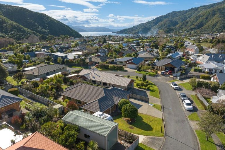Photo of property in 2 Whitby Close, Waikawa, Picton, 7220