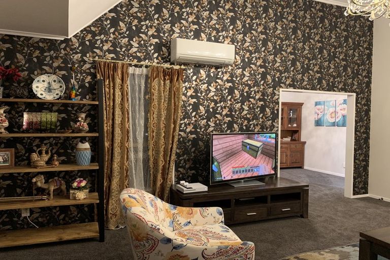 Photo of property in 27 Paddington Grove, Karori, Wellington, 6012